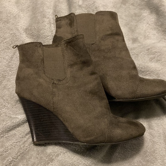 Old navy boots size 6 - Picture 2 of 4